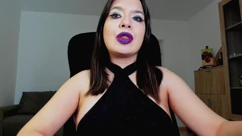 Snapshot of mistressmichelle5 chatting on 05.18.26 YourGoddessM online show from 05.18.26