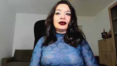 Snapshot of mistressmichelle5 chatting on 06.18.26 YourGoddessM online show from 06.18.26