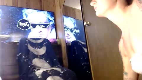 ItsMeMousy online show from 09.09.25