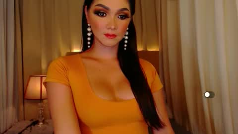 Leah online show from 04.10.26