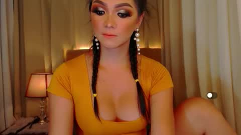 Leah online show from 04.12.26