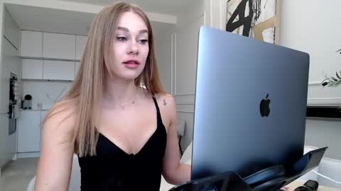 mistressuniverse online show from 04.10.26