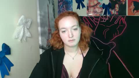 Snapshot of mistyrosee chatting on 02.11.26 Aria online show from 02.11.26