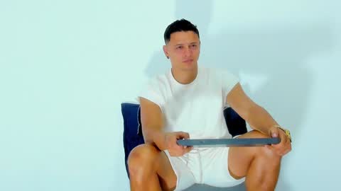 Snapshot of mitchellburns chatting on 12.25.24 mitchell online show from 12.25.24