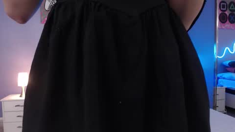 Mtica Brennet online show from 10.04.25