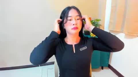 Snapshot of mitsuri_yuki chatting on 10.26.25 Mitsu online show from 10.26.25