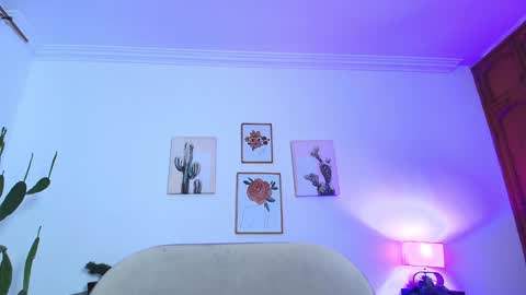 Snapshot of miwa_cutte chatting on 12.17.24 Miwa online show from 12.17.24