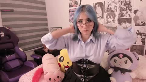 Snapshot of miwaviolet chatting on 01.11.25 Miwa Violet online show from 01.11.25