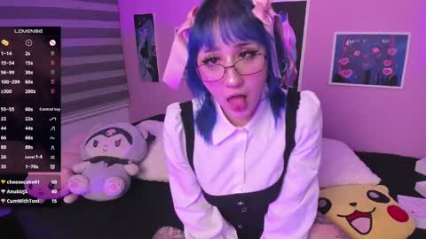 Snapshot of miwaviolet chatting on 03.02.25 Miwa Violet online show from 03.02.25