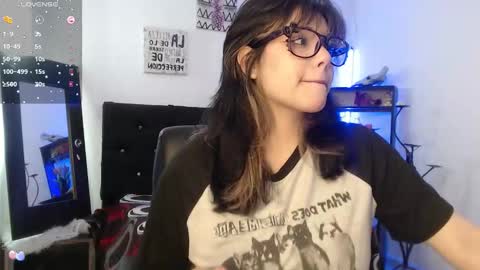 mixie_cute online show from 11.04.25