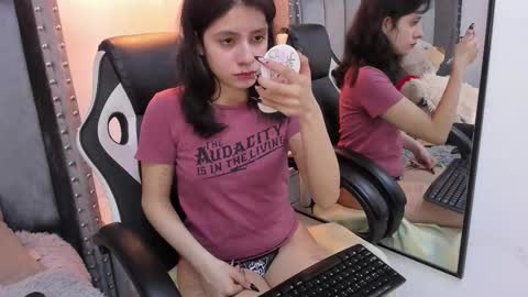 Snapshot of miyu_komori chatting on 02.11.26 miyu_komori online show from 02.11.26