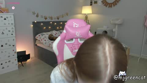 Snapshot of mjgreencat chatting on 12.20.24 mj online show from 12.20.24