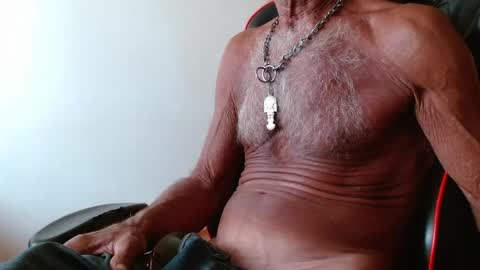 Snapshot of mjmadurengue chatting on 03.23.26 Mario jose online show from 03.23.26