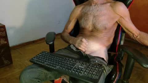 Snapshot of mjmadurengue chatting on 05.12.26 Mario jose online show from 05.12.26