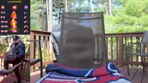 SMOKINsnakeEYEZ online show from 04.14.26