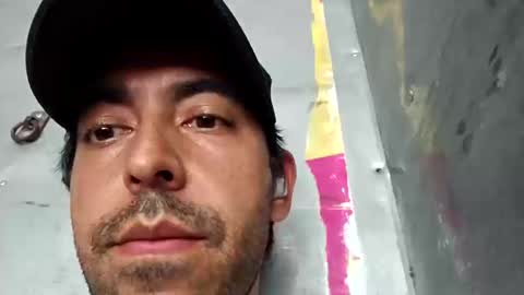 Snapshot of mmiigguueell32 chatting on 10.17.25 Migue online show from 10.17.25