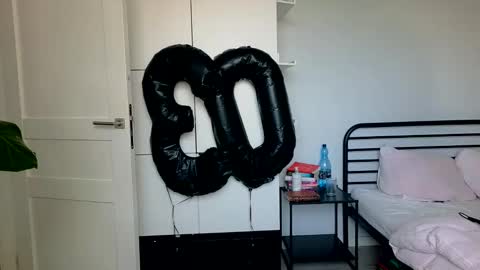 mmminnie online show from 09.13.25