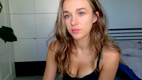 mmminnie online show from 09.25.25