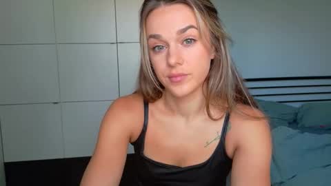 mmminnie online show from 10.07.25