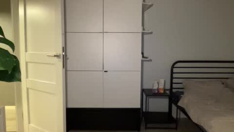 mmminnie online show from 10.13.25