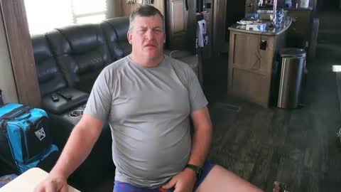 Snapshot of mmmthatsfunnn chatting on 09.10.25 mmmthatsfunnn online show from 09.10.25