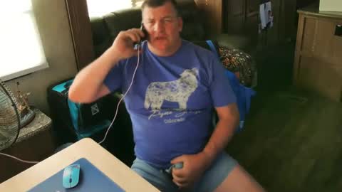 Snapshot of mmmthatsfunnn chatting on 10.08.25 mmmthatsfunnn online show from 10.08.25