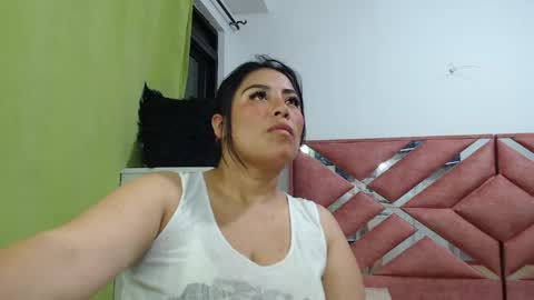 Snapshot of moan_sex1 chatting on 06.01.26 Catalina online show from 06.01.26