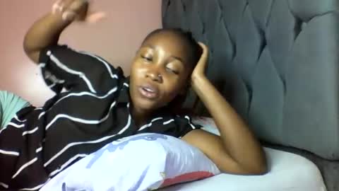 Snapshot of mochakei chatting on 10.09.25 mochakei online show from 10.09.25