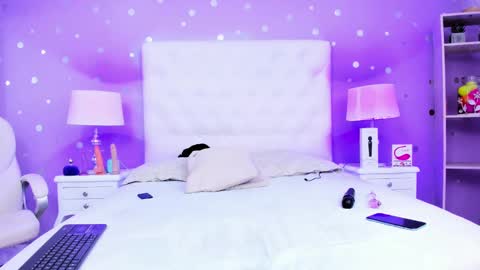 Sophia  online show from 12.12.24