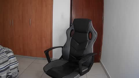 Snapshot of modexusparty chatting on 01.06.25 modexusparty online show from 01.06.25