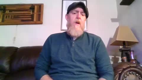 Snapshot of moeblick chatting on 12.12.24 moeblick online show from 12.12.24