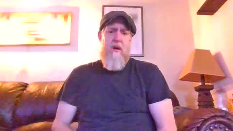 Snapshot of moeblick chatting on 02.01.25 moeblick online show from 02.01.25