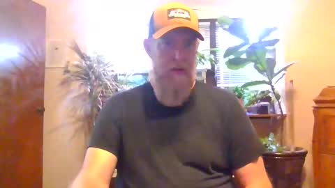 Snapshot of moeblick chatting on 09.11.25 moeblick online show from 09.11.25