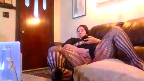 Snapshot of moeblick chatting on 10.24.25 moeblick online show from 10.24.25