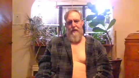 Snapshot of moeblick chatting on 10.29.25 moeblick online show from 10.29.25