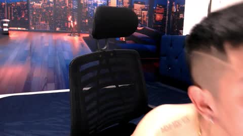 Snapshot of mohameedkonate chatting on 11.18.25 Mohamed online show from 11.18.25