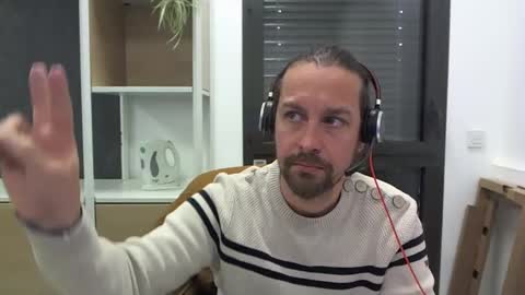 Snapshot of moi9876543210 chatting on 01.31.25 Julien online show from 01.31.25