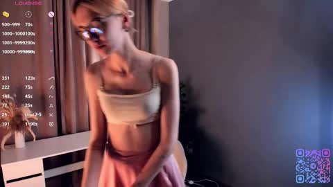 Laura online show from 10.07.25