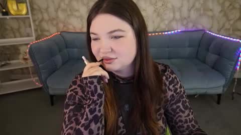 Snapshot of molinmoon chatting on 02.02.26 Rosa online show from 02.02.26