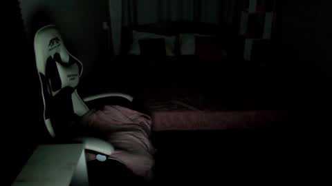 Molly Prvt is open online show from 01.14.25