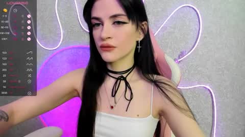 Snapshot of molly_crystall chatting on 05.23.26 Molly - online show from 05.23.26