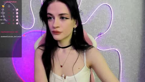 Snapshot of molly_crystall chatting on 05.25.26 Molly - online show from 05.25.26