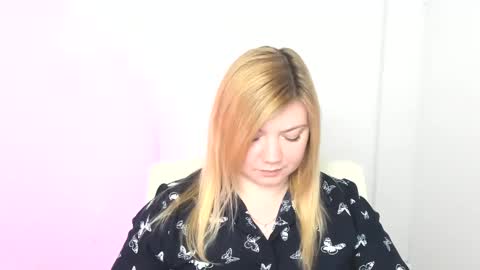 Molly online show from 03.12.25