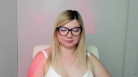 Molly online show from 09.14.25