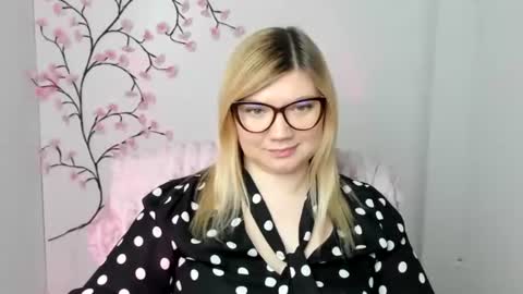 Molly online show from 12.18.25