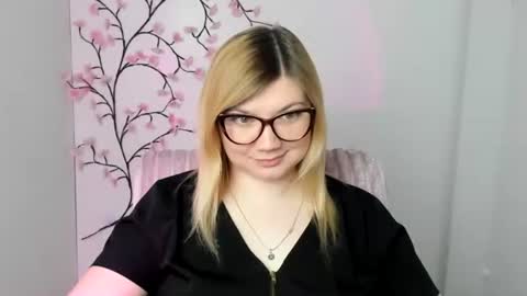 Molly online show from 04.04.26