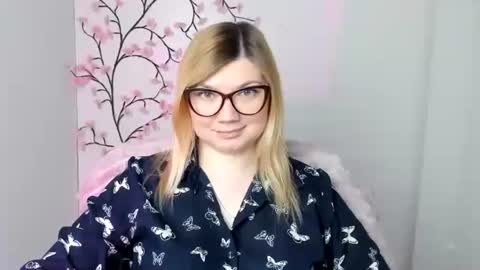 Molly online show from 04.15.26