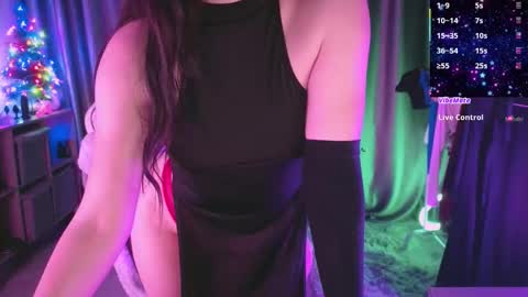 Snapshot of molly_phoenix chatting on 12.20.25 Molly online show from 12.20.25