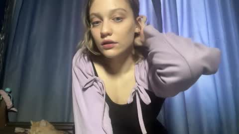 molly_poly online show from 11.11.25