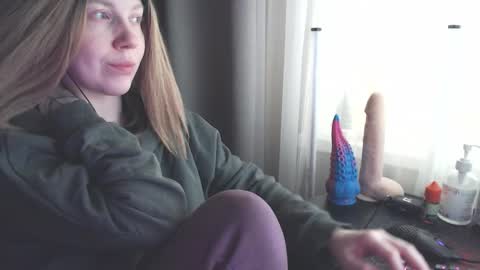 Snapshot of molly_royse chatting on 01.17.25 I have new photos come and see with love Molly online show from 01.17.25